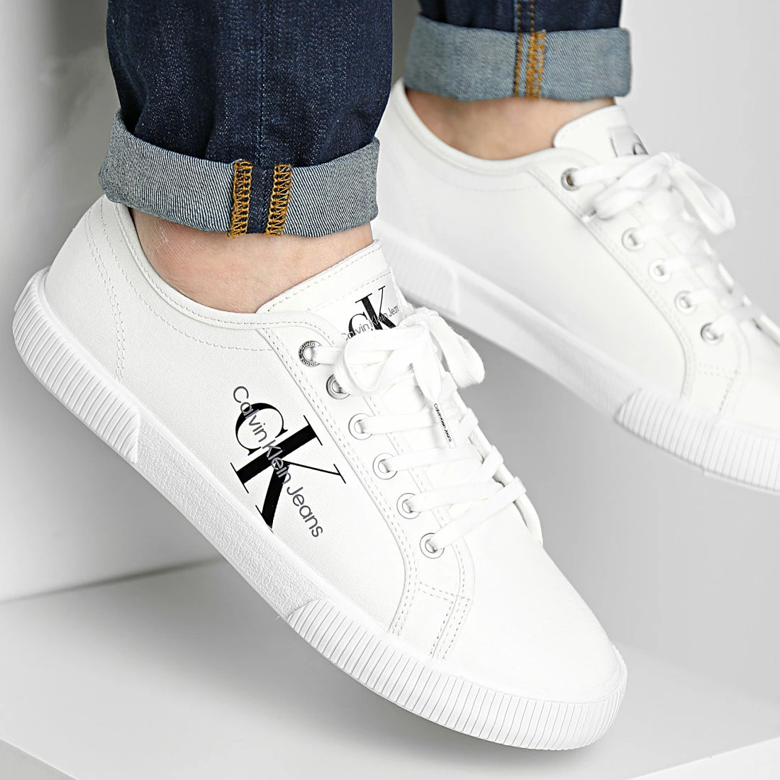 Grosses soldes 😍 Baskets Essential Vulcanized 0306 White de Calvin Klein 🤩 1 Grosses soldes 😍 Baskets Essential Vulcanized 0306 White de Calvin Klein 🤩