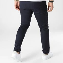 Bon marché 🌟 Pantalon Chino CKJ 026 7669 Bleu Marine de Calvin Klein 👏 -Calvin Klein Soldes Magasin calvin klein 305947 J30J317669 CHW 20220301T122047 04