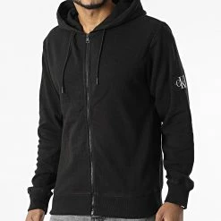 Calvin Klein Soldes Magasin 44 Bon marché 🛒 Sweat Zippé Capuche Monogram Badge Waffle 0605 Noir de Calvin Klein 🧨
