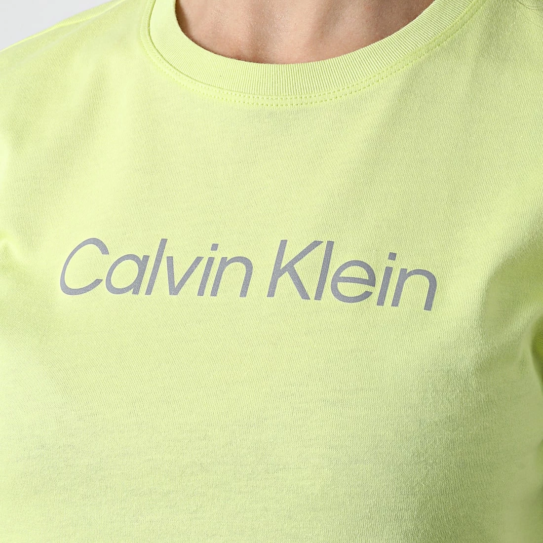 Top 10 👏 Tee 👚 Shirt Femme Crop GWS2K187 Jaune de Calvin Klein 😀 2 Top 10 👏 Tee 👚 Shirt Femme Crop GWS2K187 Jaune de Calvin Klein 😀 – Image 2