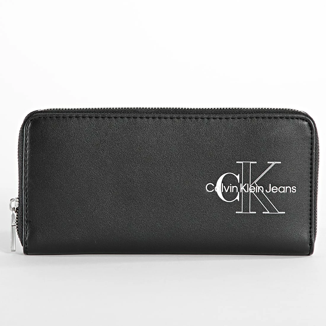 Grosses soldes ⭐ Portefeuille Femme Sculpted Mono Zip Around 9351 Noir de Calvin Klein 🧨 1 Grosses soldes ⭐ Portefeuille Femme Sculpted Mono Zip Around 9351 Noir de Calvin Klein 🧨