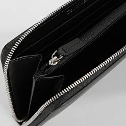 Grosses soldes ⭐ Portefeuille Femme Sculpted Mono Zip Around 9351 Noir de Calvin Klein 🧨 6 Grosses soldes ⭐ Portefeuille Femme Sculpted Mono Zip Around 9351 Noir de Calvin Klein 🧨 -Calvin Klein Soldes Magasin calvin klein 307371 K60K609351 BDS 20220314T151909 03