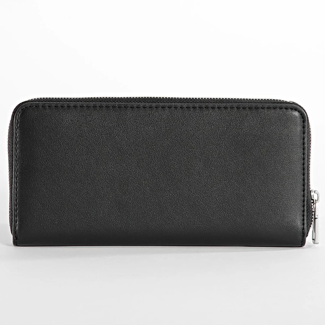 Grosses soldes ⭐ Portefeuille Femme Sculpted Mono Zip Around 9351 Noir de Calvin Klein 🧨 4 Grosses soldes ⭐ Portefeuille Femme Sculpted Mono Zip Around 9351 Noir de Calvin Klein 🧨 – Image 4