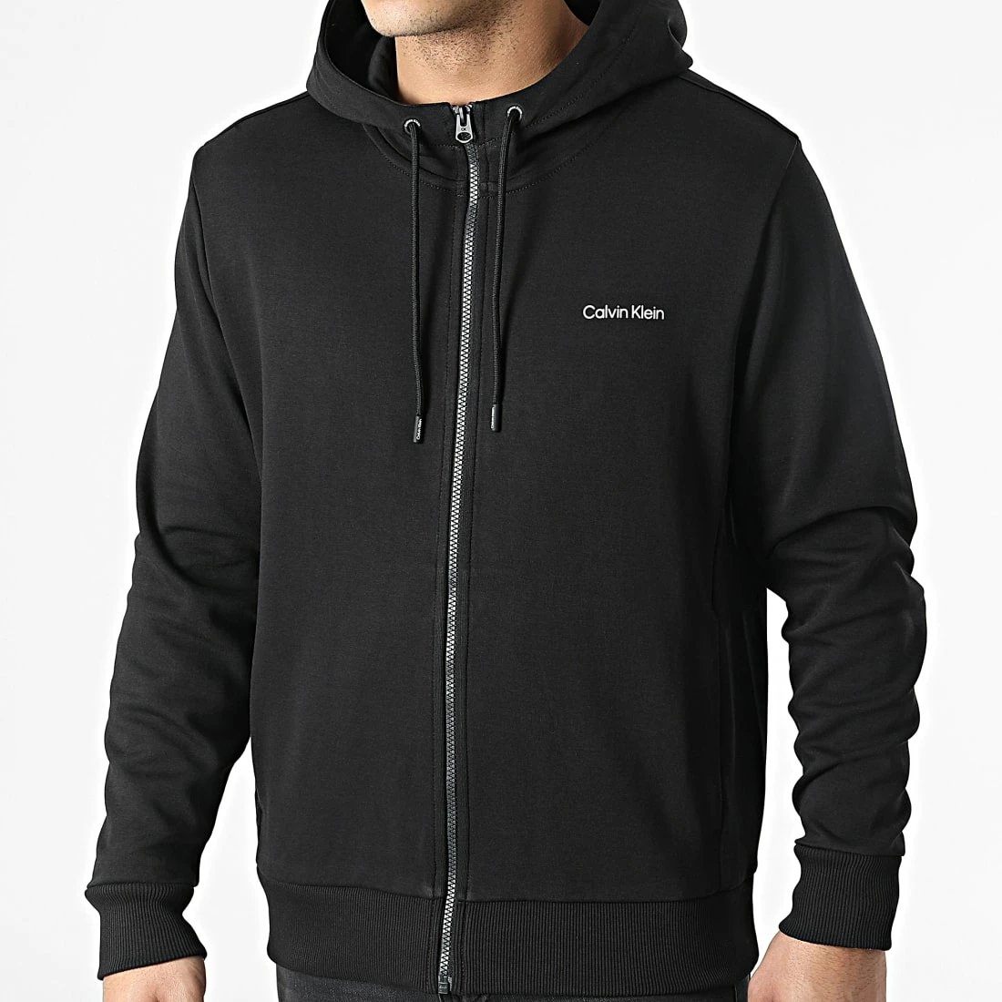 Sortie 🔔 Sweat Zippé Capuche Interlock Micro Logo 8865 Noir de Calvin Klein 💯 1 Sortie 🔔 Sweat Zippé Capuche Interlock Micro Logo 8865 Noir de Calvin Klein 💯