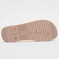 Meilleur prix ✨ Tongs Femme Beach 🩴 Sandal Monogram 0098 Pale Conch Shell de Calvin Klein ❤️ -Calvin Klein Soldes Magasin calvin klein 307902 YW0YW00098 TFT 20220310T141504 04