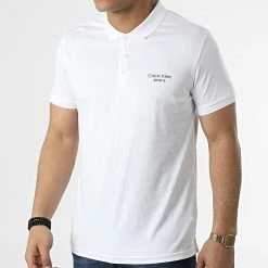 Tout neuf 👏 Polo A Manches Courtes Stacked Logo 0088 Blanc de Calvin Klein 🎁