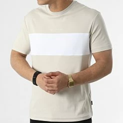 Budget 🎁 Tee 👕 Shirt Color Blocking Logo 8743 Beige Blanc de Calvin Klein 🔔 6 Budget 🎁 Tee 👕 Shirt Color Blocking Logo 8743 Beige Blanc de Calvin Klein 🔔 -Calvin Klein Soldes Magasin calvin klein 308736 K10K108743 0XR 20220311T150719 03