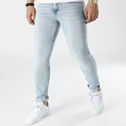 Bon marché ❤️ Jean Slim Taper 0449 Bleu Wash de Calvin Klein 😍