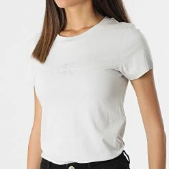 Meilleure vente ❤️ Tee 👕 Shirt Femme 7902 Gris de Calvin Klein ⭐ -Calvin Klein Soldes Magasin calvin klein 309581 J20J217902 P06 20220408T114400 03