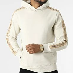 Grosses soldes 🎉 Sweat Capuche A Bandes Contrast Tape 0737 Beige de Calvin Klein ❤️ -Calvin Klein Soldes Magasin calvin klein 310756 J30J320737 ACF 20220407T155325 03