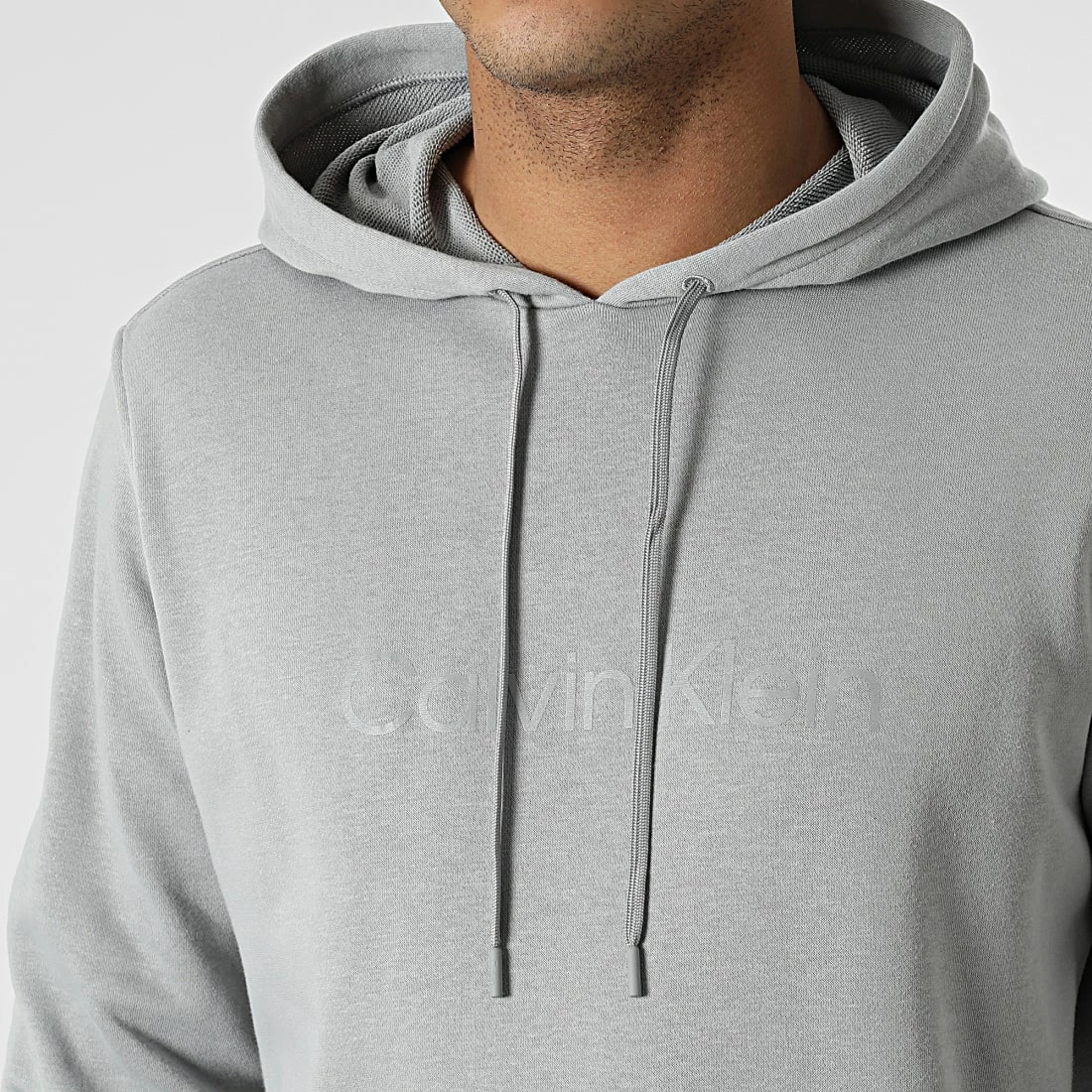 Remise ✔️ Sweat Capuche GMS2W304 Gris Réfléchissant de Calvin Klein 💯 2 Remise ✔️ Sweat Capuche GMS2W304 Gris Réfléchissant de Calvin Klein 💯 – Image 2