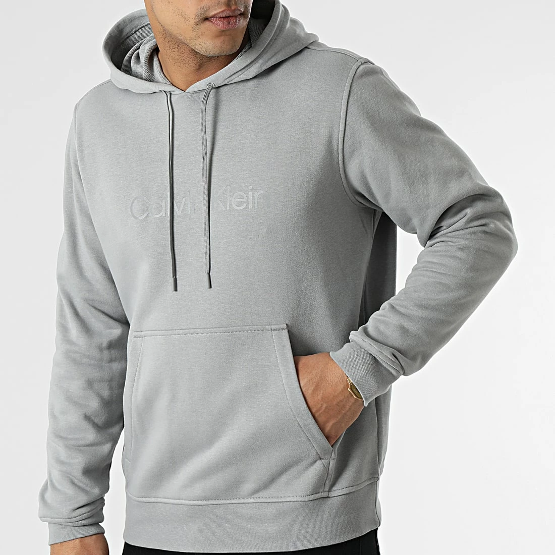 Remise ✔️ Sweat Capuche GMS2W304 Gris Réfléchissant de Calvin Klein 💯 3 Remise ✔️ Sweat Capuche GMS2W304 Gris Réfléchissant de Calvin Klein 💯 – Image 3