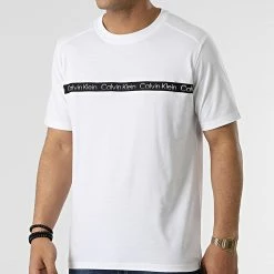 De gros ⌛ Tee 👕 Shirt GMS2K115 Blanc de Calvin Klein 👏 6 De gros ⌛ Tee 👕 Shirt GMS2K115 Blanc de Calvin Klein 👏 -Calvin Klein Soldes Magasin calvin klein 314135 GMS2K115 YAF 20220415T144420 03