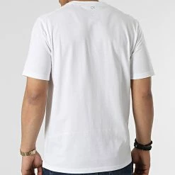 De gros ⌛ Tee 👕 Shirt GMS2K115 Blanc de Calvin Klein 👏 7 De gros ⌛ Tee 👕 Shirt GMS2K115 Blanc de Calvin Klein 👏 -Calvin Klein Soldes Magasin calvin klein 314135 GMS2K115 YAF 20220415T144421 04