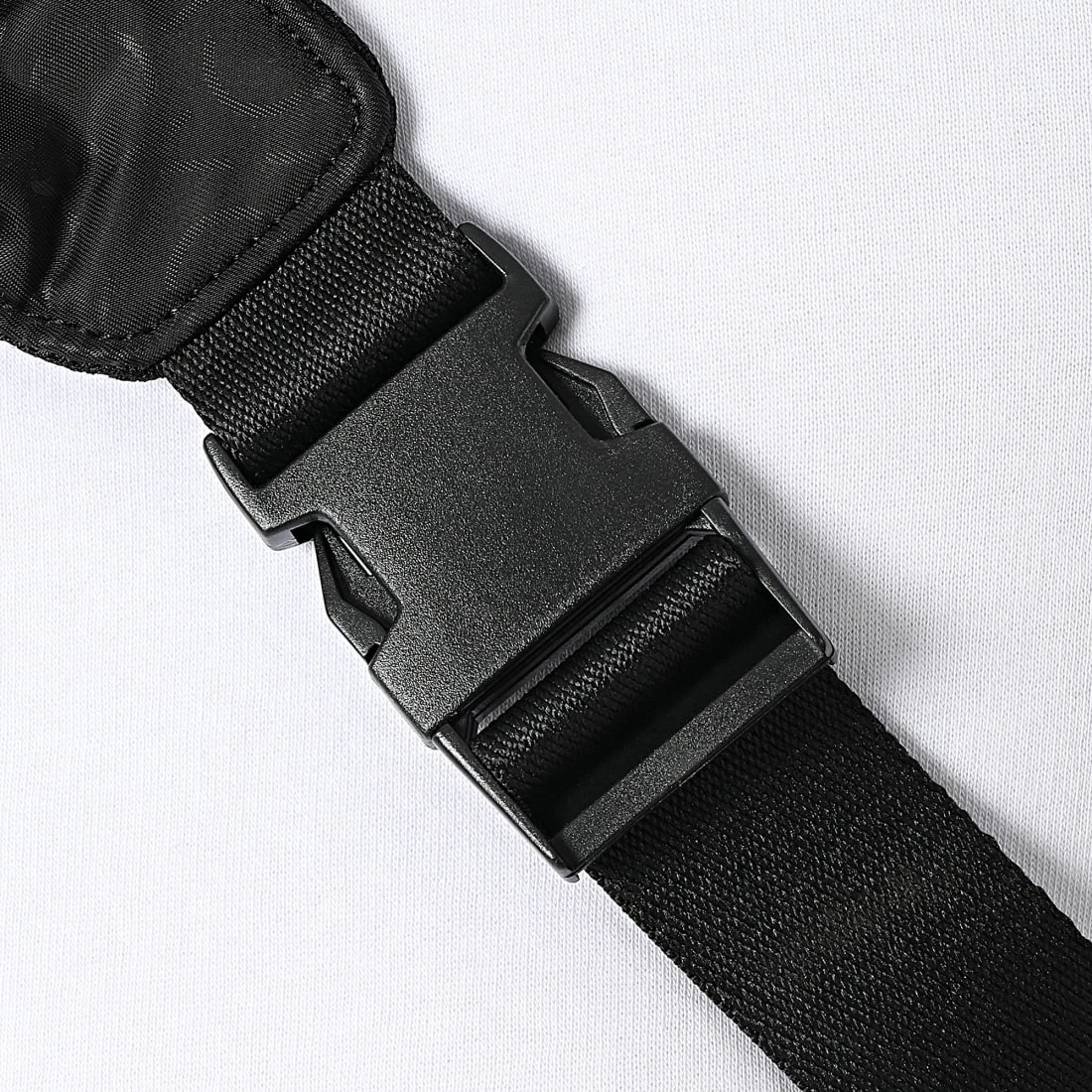 Meilleure affaire 😍 Sac Banane CK Must Mono 9244 Noir de Calvin Klein 💯 4 Meilleure affaire 😍 Sac Banane CK Must Mono 9244 Noir de Calvin Klein 💯 – Image 4