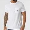 Tout neuf 🔥 Tee 👚 Shirt Poche Monogram Logo 9876 Blanc de Calvin Klein 🤩