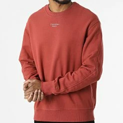 Acheter 😀 Sweat Crewneck Stacked Logo 0044 Rouge Brique de Calvin Klein ❤️ -Calvin Klein Soldes Magasin calvin klein 319327 J30J320044 XLN 20220518T145201 03