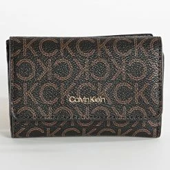Tout neuf 🧨 Portefeuille Femme CK Must Trifold 9559 Marron de Calvin Klein 🥰