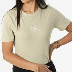 Meilleure affaire ⭐ Tee 👕 Shirt Femme 9135 Vert Kaki de Calvin Klein 🔥