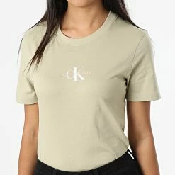 Meilleure affaire ⭐ Tee 👕 Shirt Femme 9135 Vert Kaki de Calvin Klein 🔥 -Calvin Klein Soldes Magasin calvin klein 320520 J20J219135 RB8 20220531T145516 03