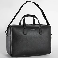 Acheter ⭐ Sac De Voyage Must Weekender 9098 Noir de Calvin Klein 🔥