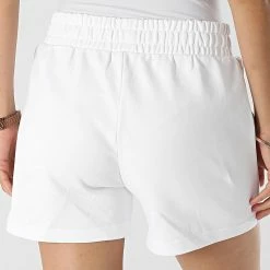 Vente flash ✔️ Short Jogging Femme A Bandes Side Logo Tape 8964 Blanc de Calvin Klein 🧨 -Calvin Klein Soldes Magasin calvin klein 321148 J20J218964 YAF 20220601T161005 04