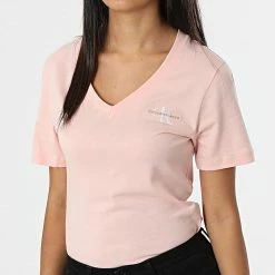 Coupon 😉 Tee 👕 Shirt Femme Col V 9138 Rose de Calvin Klein 🧨 -Calvin Klein Soldes Magasin calvin klein 321182 J20J219138 TKY 20220531T150241 03