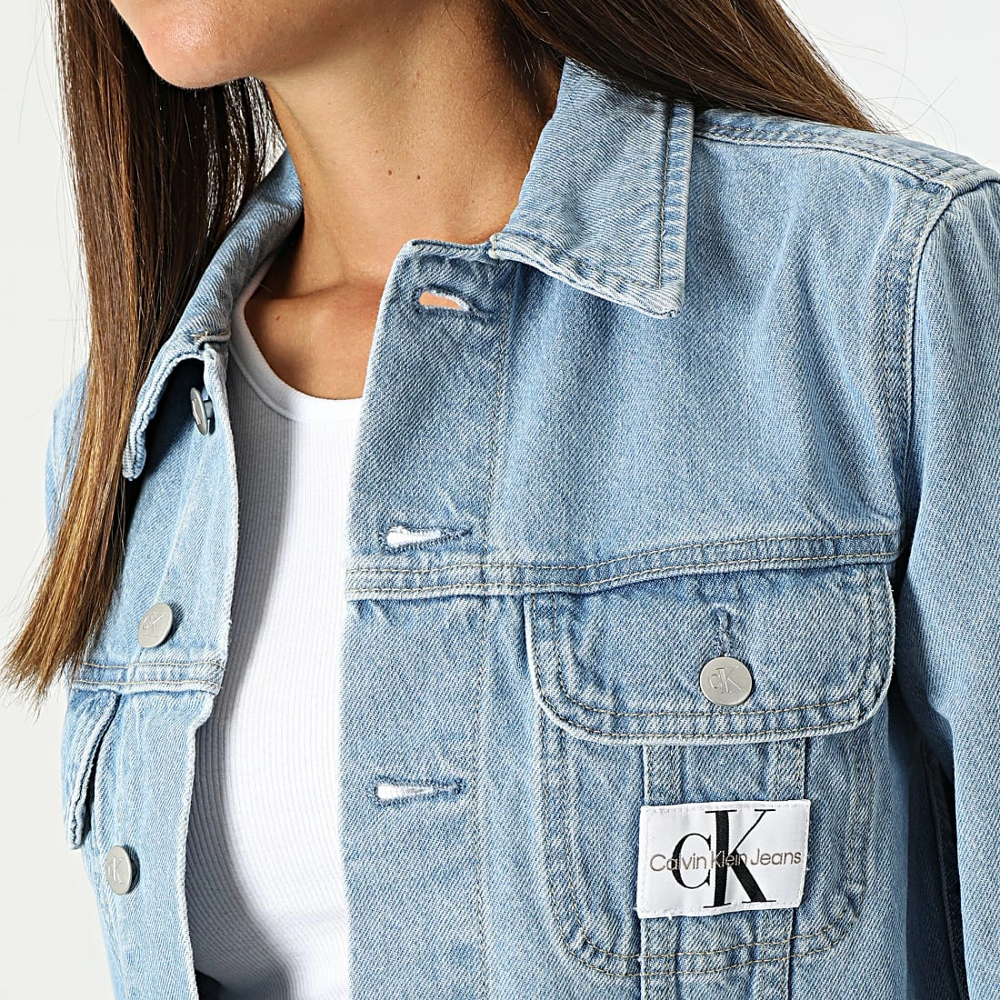 Meilleure vente ✔️ Veste Jean Femme Crop 9208 Bleu Wash de Calvin Klein 🎉 2 Meilleure vente ✔️ Veste Jean Femme Crop 9208 Bleu Wash de Calvin Klein 🎉 – Image 2
