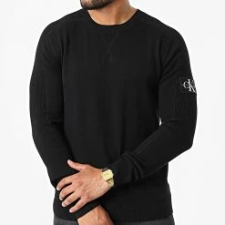 Meilleure vente ⌛ Pull Monogram Badge Texture 1581 Noir de Calvin Klein 💯 -Calvin Klein Soldes Magasin calvin klein 321910 J30J321581 BEH 20220617T162043 03