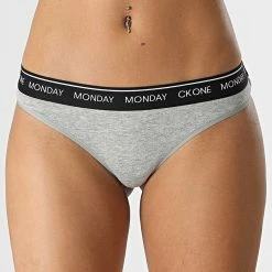 Tout neuf 🧨 Lot De 7 Strings Femme QF5937E Noir Multi de Calvin Klein 🤩 -Calvin Klein Soldes Magasin calvin klein 322513 QF5937E 1VD 20220624T135255 03