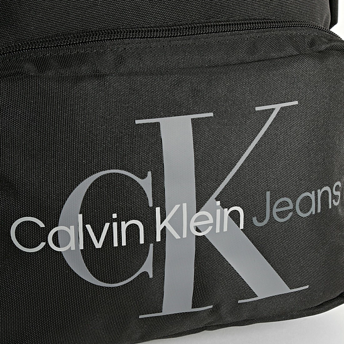 Meilleure affaire 😀 Sac A Dos Sport Essentials Campus 9345 Noir de Calvin Klein 💯 2 Meilleure affaire 😀 Sac A Dos Sport Essentials Campus 9345 Noir de Calvin Klein 💯 – Image 2