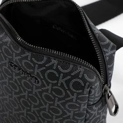 Meilleure affaire ⌛ Sacoche Must Mono Reporter 9231 Noir de Calvin Klein ❤️ -Calvin Klein Soldes Magasin calvin klein 322878 K50K509231 01H 20221116T090849 03