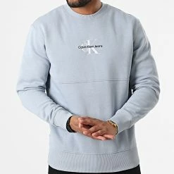 Le moins cher ⭐ Sweat Crewneck Monologo 0837 Bleu Ciel de Calvin Klein 🎉 -Calvin Klein Soldes Magasin calvin klein 323938 J30J320837 DBT 20220617T154257 03