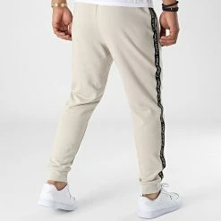 Coupon 🛒 Pantalon Jogging A Bandes GMS2P600 Beige de Calvin Klein 🎉 -Calvin Klein Soldes Magasin calvin klein 324902 GMS2P600 PB1 20220627T154344 04