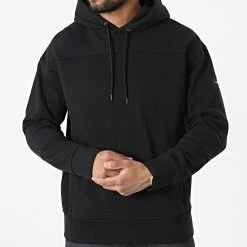 Bon marché 💯 Sweat Capuche Pique Interlock Comfort 9704 Noir de Calvin Klein 🎁 6 Bon marché 💯 Sweat Capuche Pique Interlock Comfort 9704 Noir de Calvin Klein 🎁 -Calvin Klein Soldes Magasin calvin klein 324993 K10K109704 BEH 20220624T145949 03