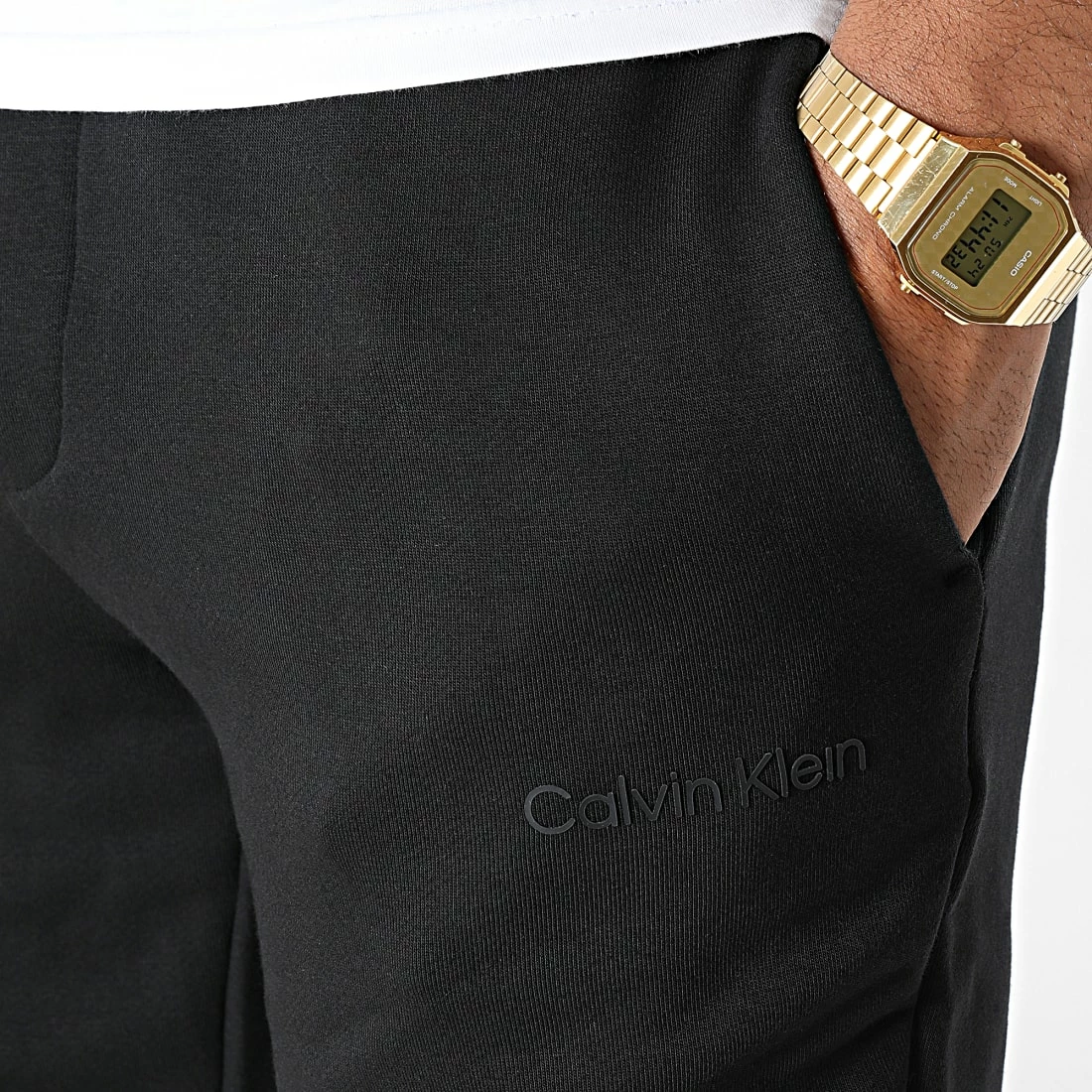 Meilleure affaire ⌛ Pantalon Jogging A Bandes Elevated Logo 9722 Noir de Calvin Klein 😉 2 Meilleure affaire ⌛ Pantalon Jogging A Bandes Elevated Logo 9722 Noir de Calvin Klein 😉 – Image 2