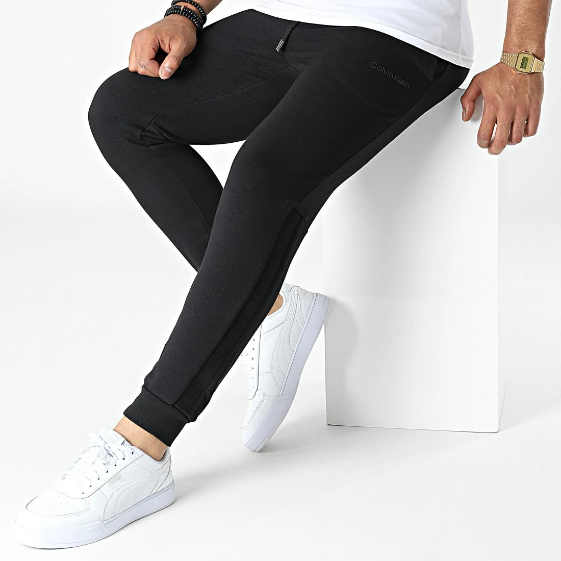 Meilleure affaire ⌛ Pantalon Jogging A Bandes Elevated Logo 9722 Noir de Calvin Klein 😉 3 Meilleure affaire ⌛ Pantalon Jogging A Bandes Elevated Logo 9722 Noir de Calvin Klein 😉 – Image 3
