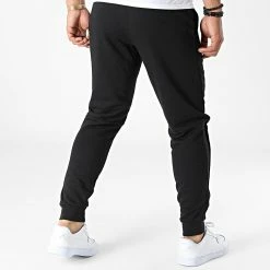 Meilleure affaire ⌛ Pantalon Jogging A Bandes Elevated Logo 9722 Noir de Calvin Klein 😉 7 Meilleure affaire ⌛ Pantalon Jogging A Bandes Elevated Logo 9722 Noir de Calvin Klein 😉 -Calvin Klein Soldes Magasin calvin klein 325007 K10K109722 BEH 20220627T155008 04