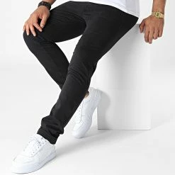 Bon marché 👍 Pantalon Chino Slim Sateen 9914 Noir de Calvin Klein 🤩 -Calvin Klein Soldes Magasin calvin klein 325056 K10K109914 BEH 20220627T155022 03