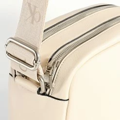 Offres 😍 Sac A Main Femme Ultralight 9787 Beige de Calvin Klein ❤️ 6 Offres 😍 Sac A Main Femme Ultralight 9787 Beige de Calvin Klein ❤️ -Calvin Klein Soldes Magasin calvin klein 326425 K60K609787 AF6 20220712T160431 03