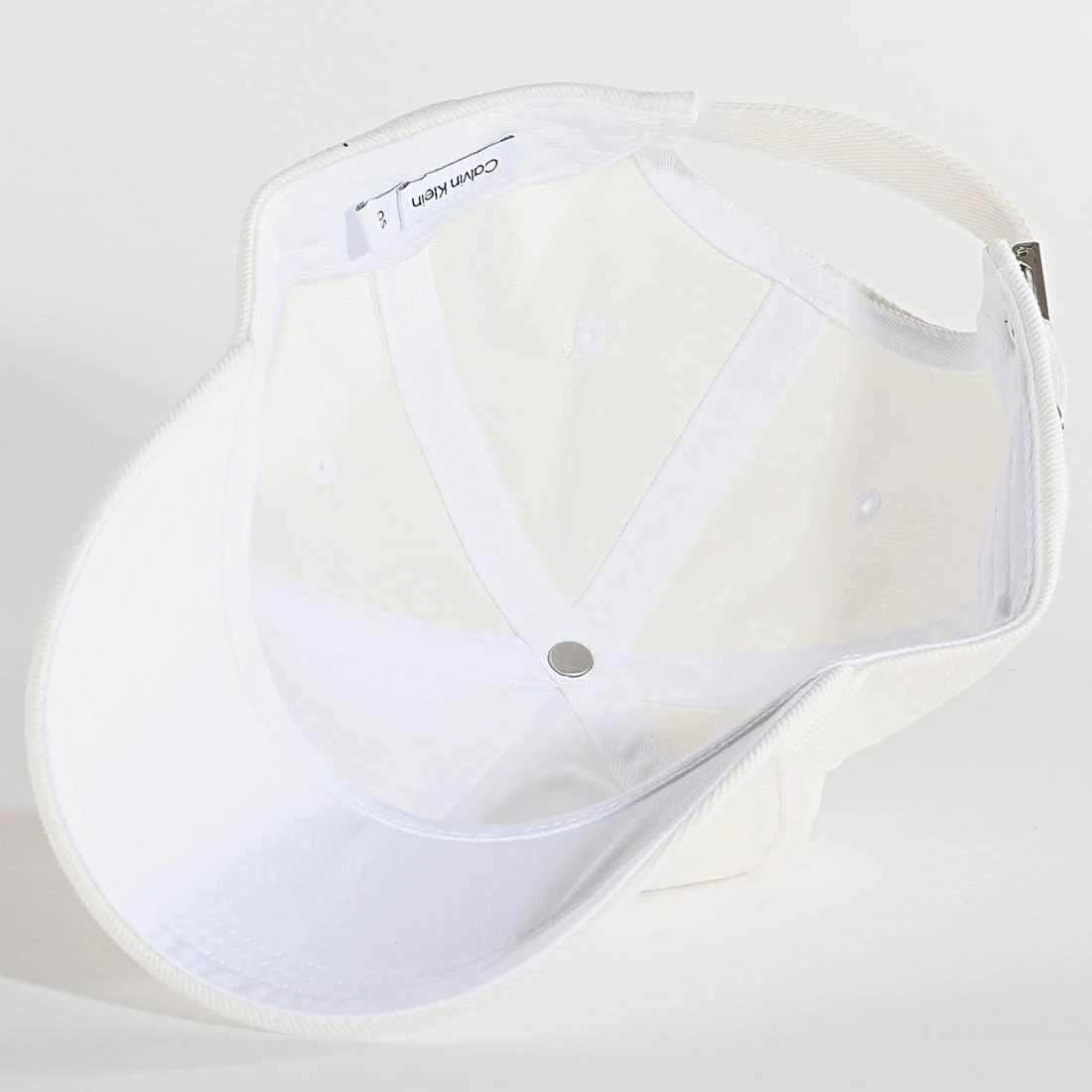 Grosses soldes 😀 Casquette Femme CK Must Metal Lettering 9602 Noir de Calvin Klein 🧨 4 Grosses soldes 😀 Casquette Femme CK Must Metal Lettering 9602 Noir de Calvin Klein 🧨 – Image 4