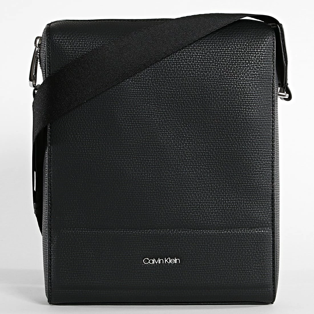 De gros 🌟 Sacoche Minimalism Reporter 9556 Noir de Calvin Klein ✨ 1 De gros 🌟 Sacoche Minimalism Reporter 9556 Noir de Calvin Klein ✨