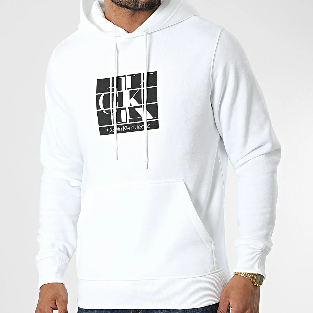 Budget ⌛ Sweat Capuche Scattered Urban Graphic 0846 Blanc de Calvin Klein 🧨 1 Budget ⌛ Sweat Capuche Scattered Urban Graphic 0846 Blanc de Calvin Klein 🧨