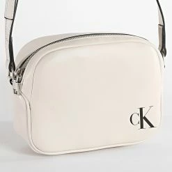 Offres ⌛ Sac A Main Femme Sleek Beige de Calvin Klein 🔔