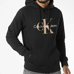 Remise ⭐ Sweat Capuche Seasonal Monogram 0805 Noir de Calvin Klein 💯 8 Remise ⭐ Sweat Capuche Seasonal Monogram 0805 Noir de Calvin Klein 💯 -Calvin Klein Soldes Magasin calvin klein 328275 J30J320805 0GP 20220719T155520 03