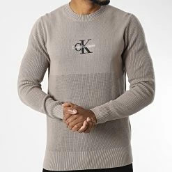 Meilleure vente 😀 Pull Monologo 0859 Taupe de Calvin Klein 🔥 -Calvin Klein Soldes Magasin calvin klein 328362 J30J320859 A03 20220721T155710 03