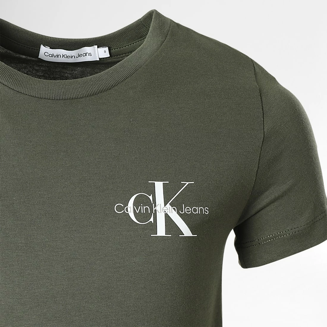 Budget 🥰 Tee 👚 Shirt Enfant Chest Monogram 1231 Vert Kaki de Calvin Klein ⌛ 2 Budget 🥰 Tee 👚 Shirt Enfant Chest Monogram 1231 Vert Kaki de Calvin Klein ⌛ – Image 2