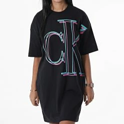 Tout neuf 🔥 Tee 👕 Shirt Femme Ample Illuminated 9073 Noir de Calvin Klein 💯