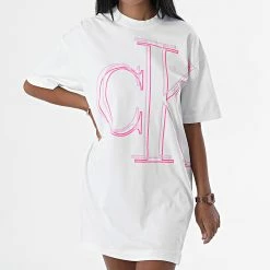 Grosses soldes 💯 Tee 👕 Shirt Femme Ample 9073 Blanc de Calvin Klein 😀