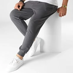 Remise 😍 Pantalon Jogging NM2175E Gris Anthracite de Calvin Klein 💯 -Calvin Klein Soldes Magasin calvin klein 329978 NM2175E 5FB 20220802T161954 03